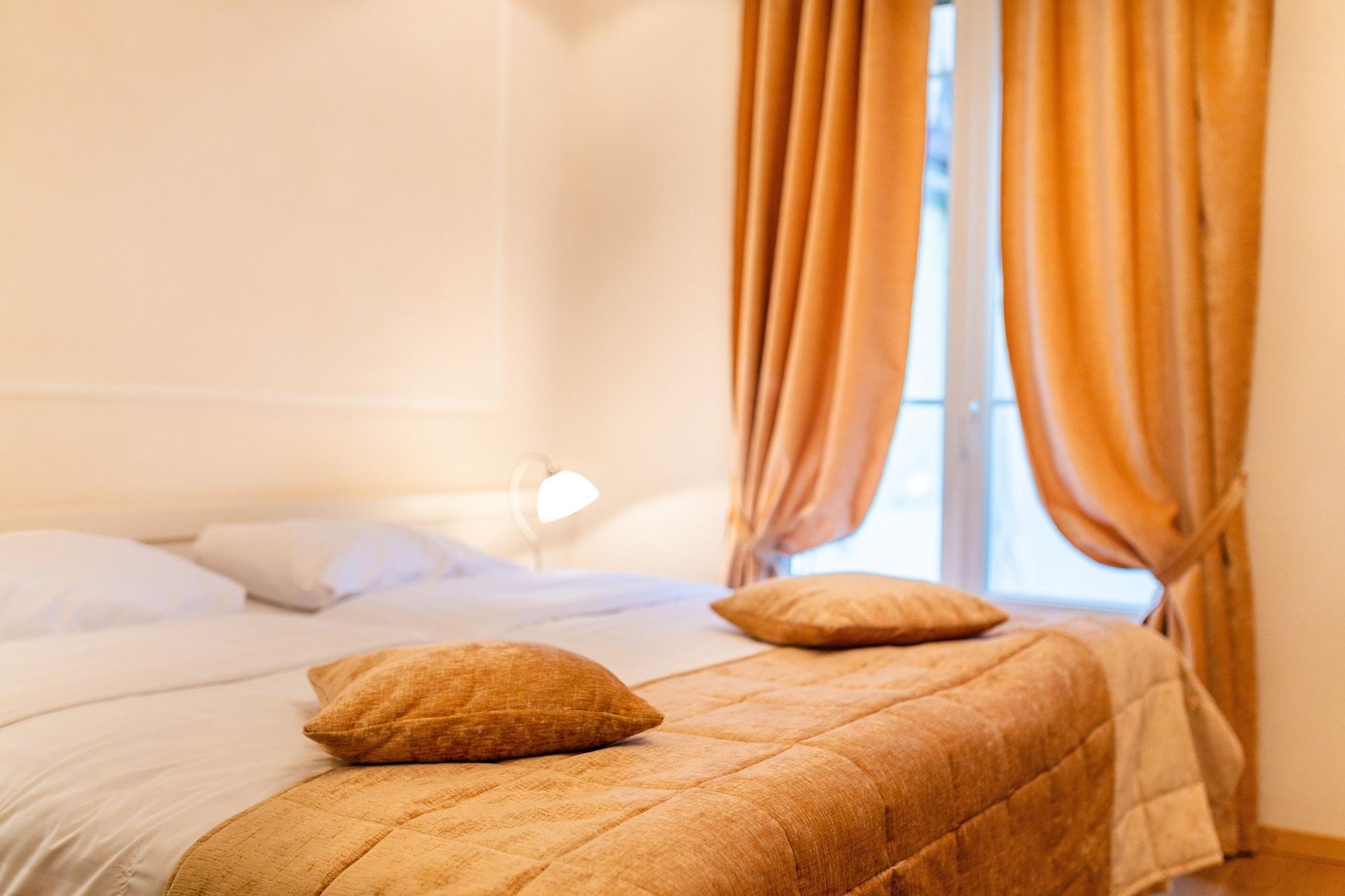 J5 Hotels Helvetie & La Brasserie Монтре Екстер'єр фото