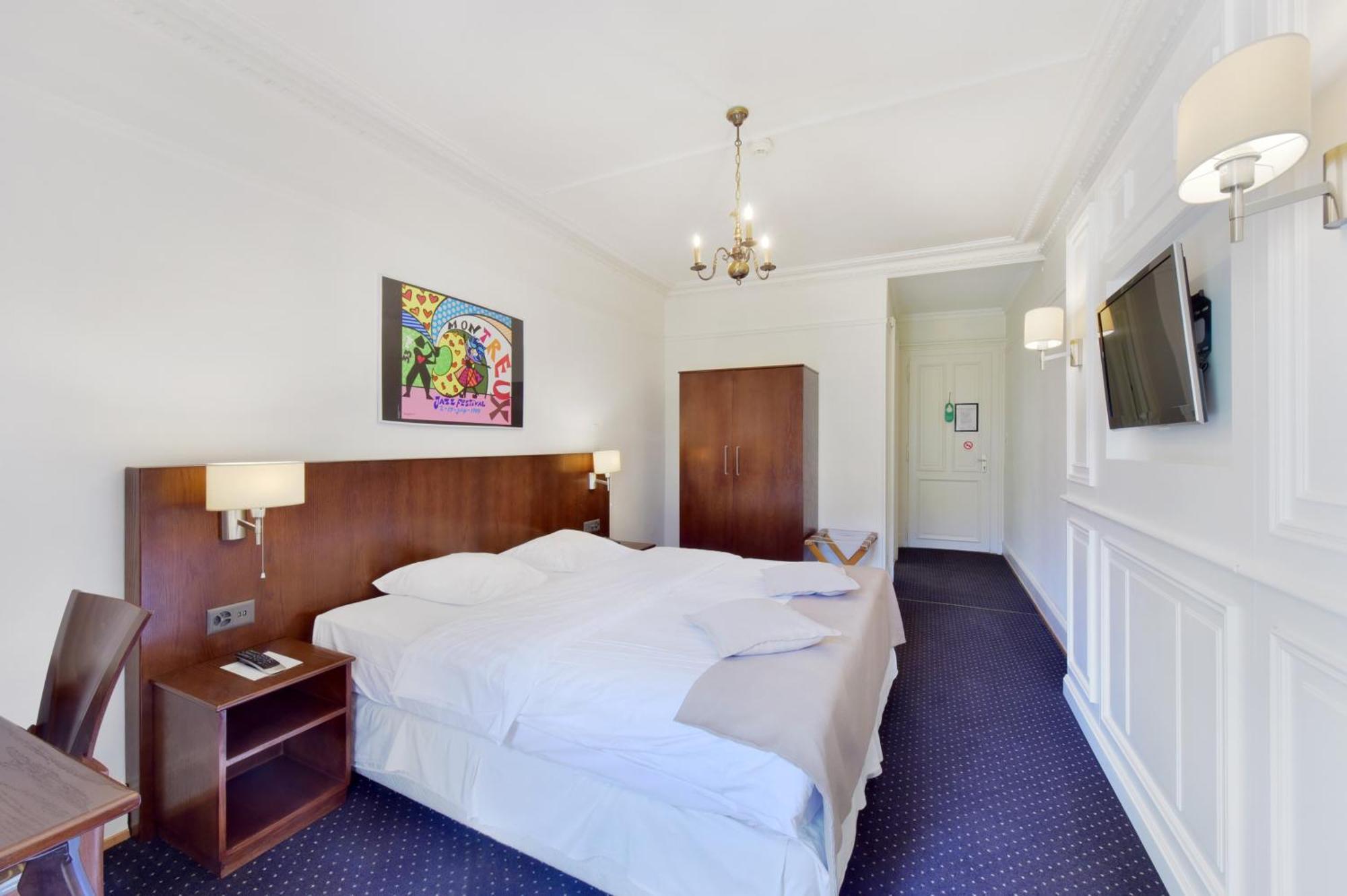 J5 Hotels Helvetie & La Brasserie Монтре Номер фото